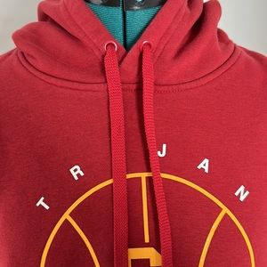 Mens/unisex Nike size XL SC Trojan basketball hoody with patch front pocket.